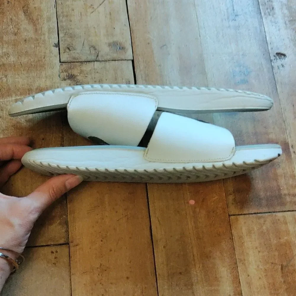 Nike Slides White Gray Sandals Size 7 Summer Vacation Beach Unisex